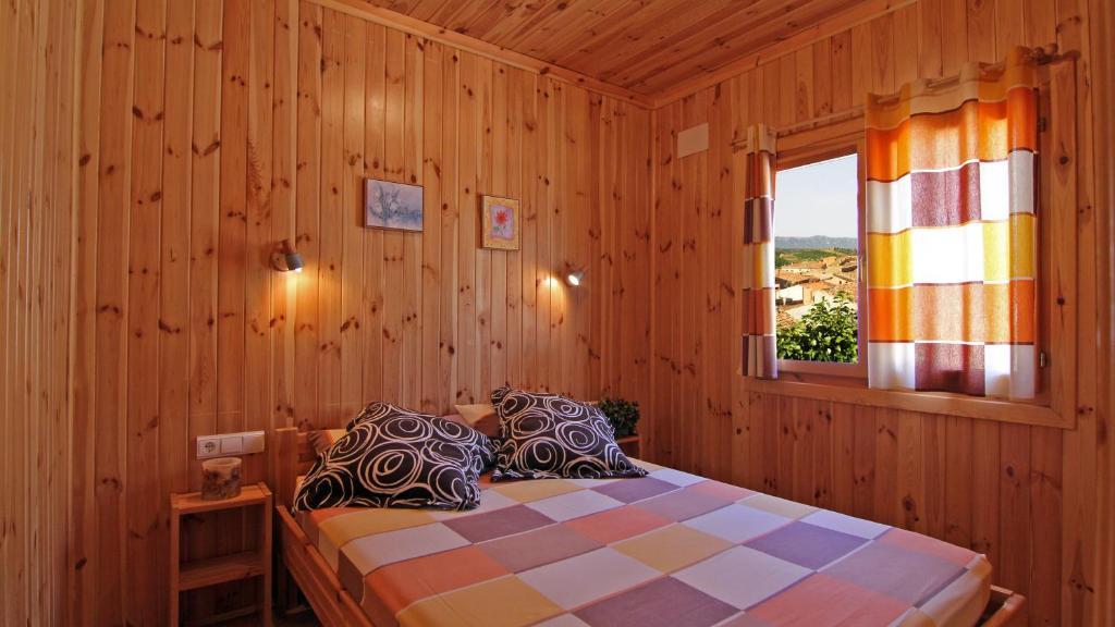 Camping Bungalow Serra De Prades Resort Vilanova de Prades Rum bild