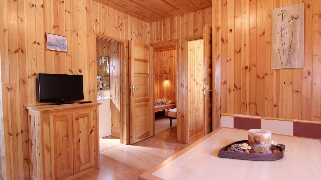 Camping Bungalow Serra De Prades Resort Vilanova de Prades Rum bild